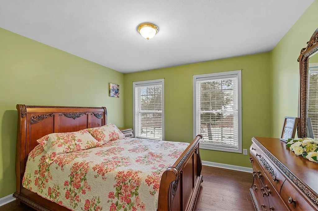 5 Lynwood Road Raymond NH 03077