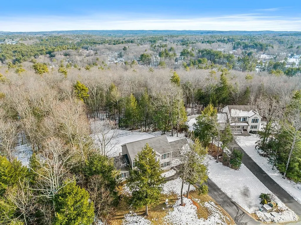 5 Lynwood Road Raymond NH 03077