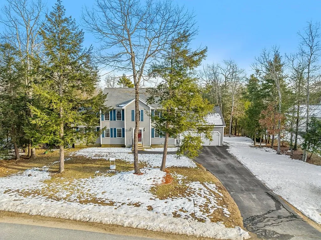 5 Lynwood Road Raymond NH 03077