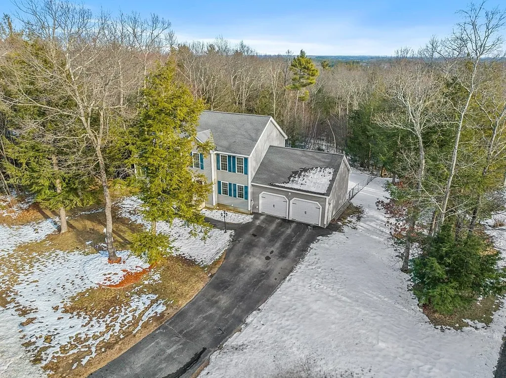 5 Lynwood Road Raymond NH 03077