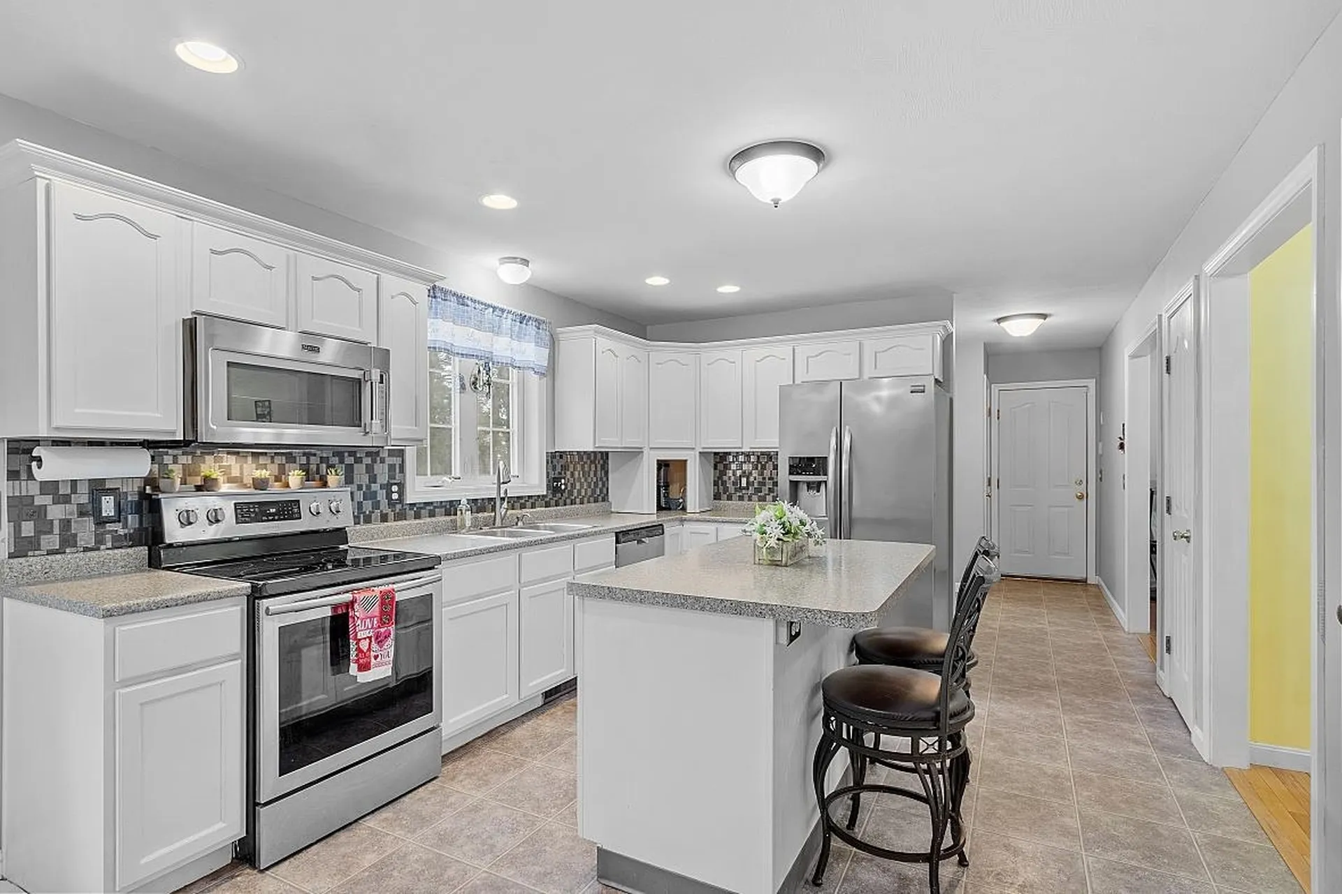 5 Lynwood Road Raymond NH 03077
