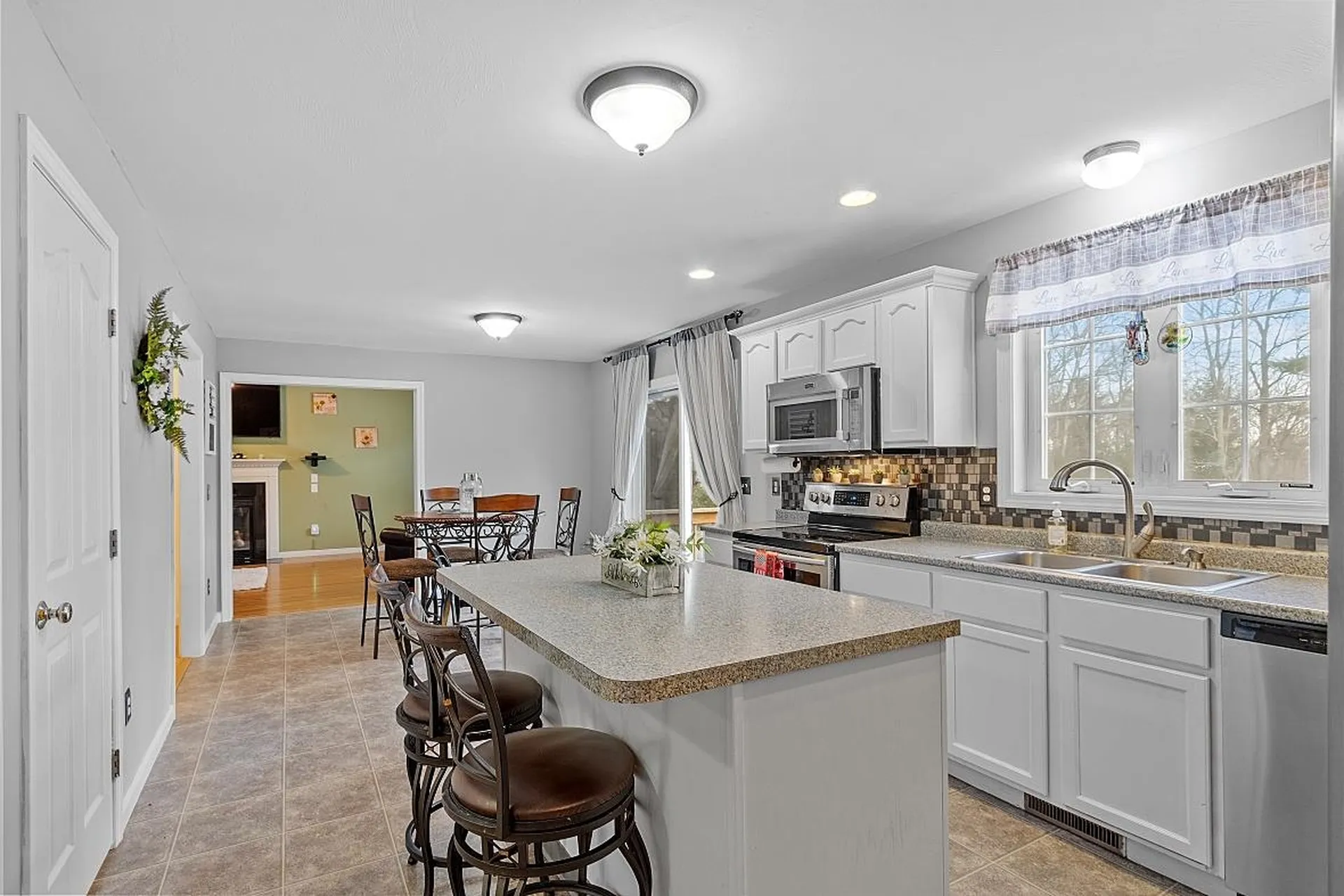 5 Lynwood Road Raymond NH 03077