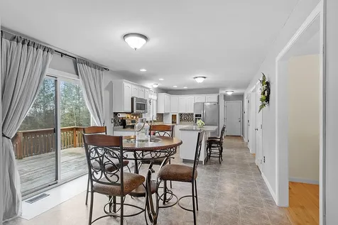 5 Lynwood Road Raymond NH 03077