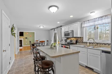 5 Lynwood Road Raymond NH 03077