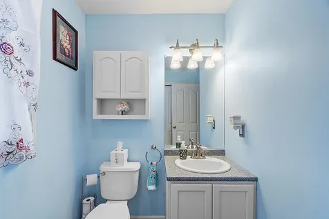 5 Lynwood Road Raymond NH 03077
