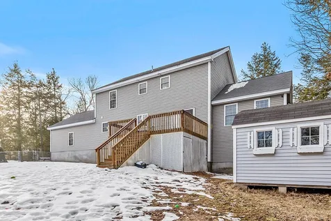 5 Lynwood Road Raymond NH 03077