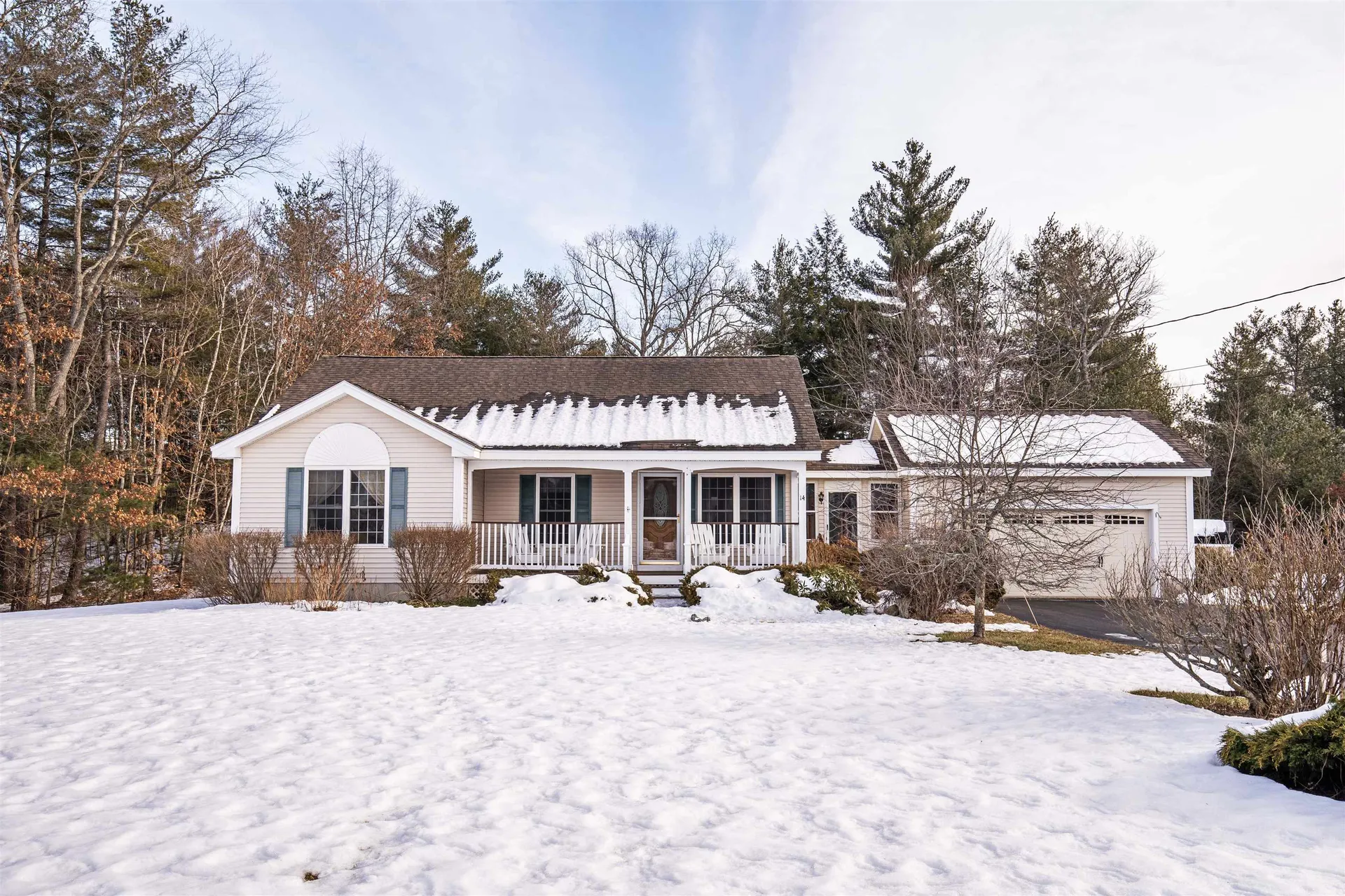 14 Perry Court Litchfield NH 03052