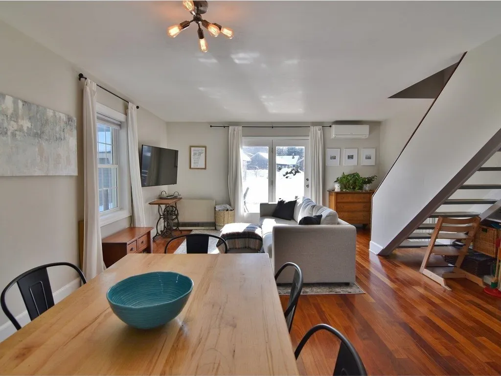 70 Pine Ledge Court Burlington VT 05401