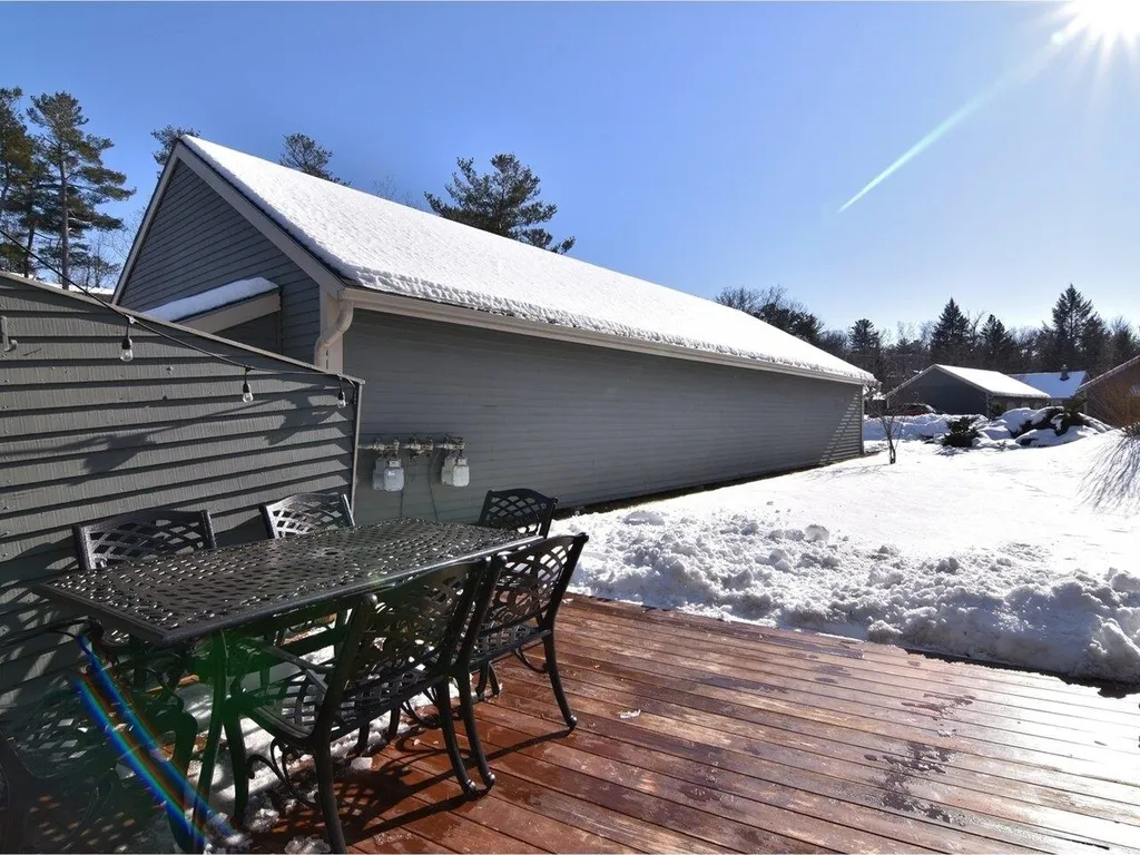 70 Pine Ledge Court Burlington VT 05401