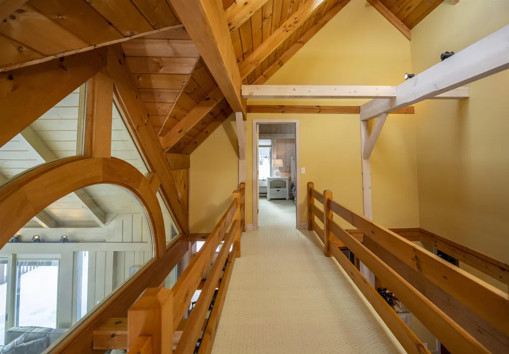43 Rocky Top Lane Hartford VT 05059