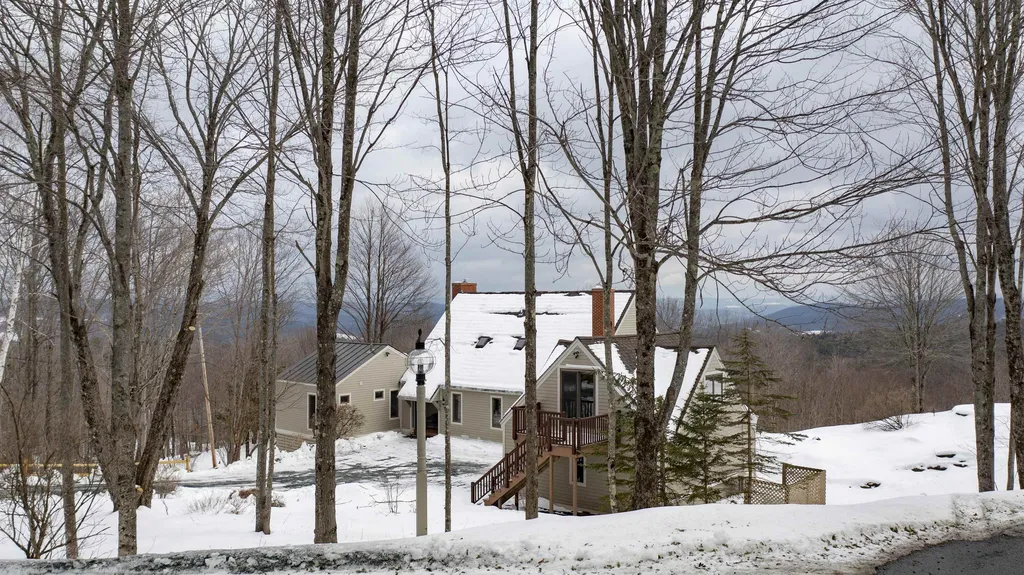 43 Rocky Top Lane Hartford VT 05059