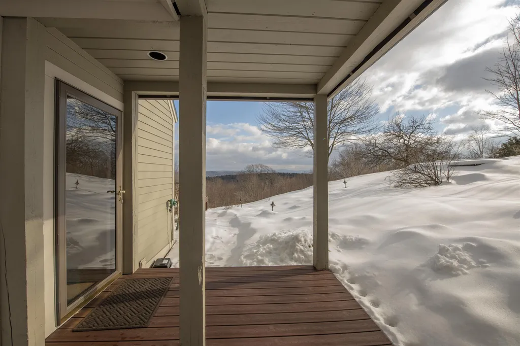 43 Rocky Top Lane Hartford VT 05059