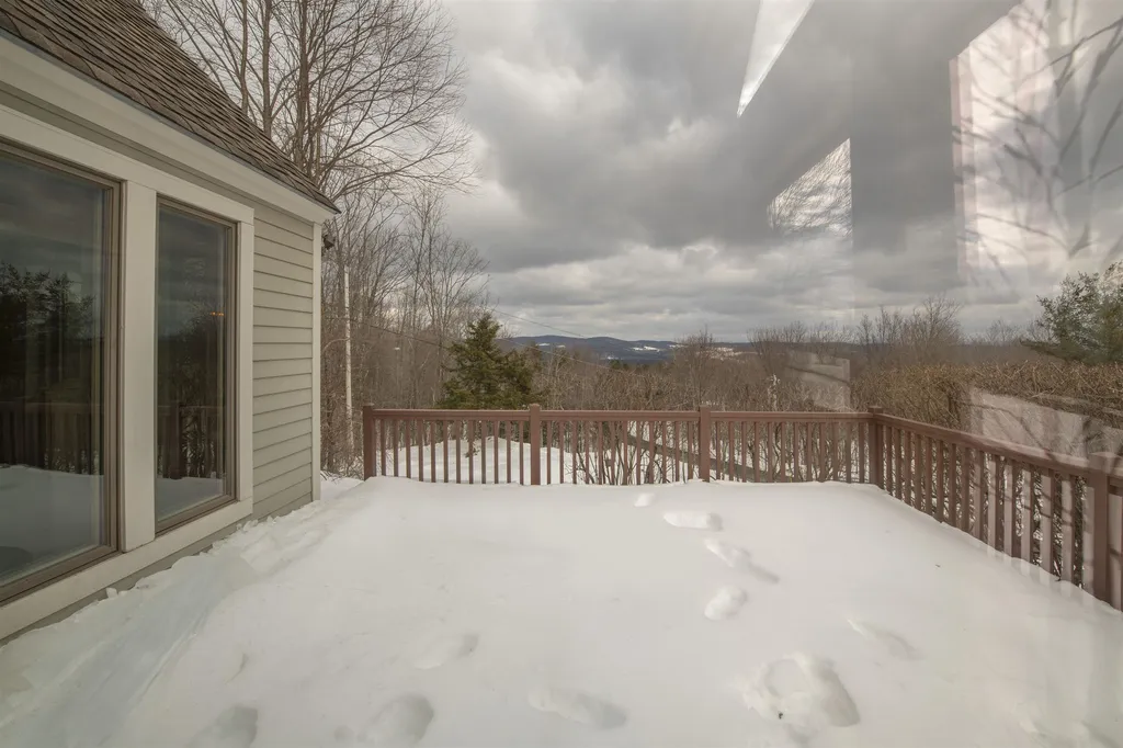 43 Rocky Top Lane Hartford VT 05059