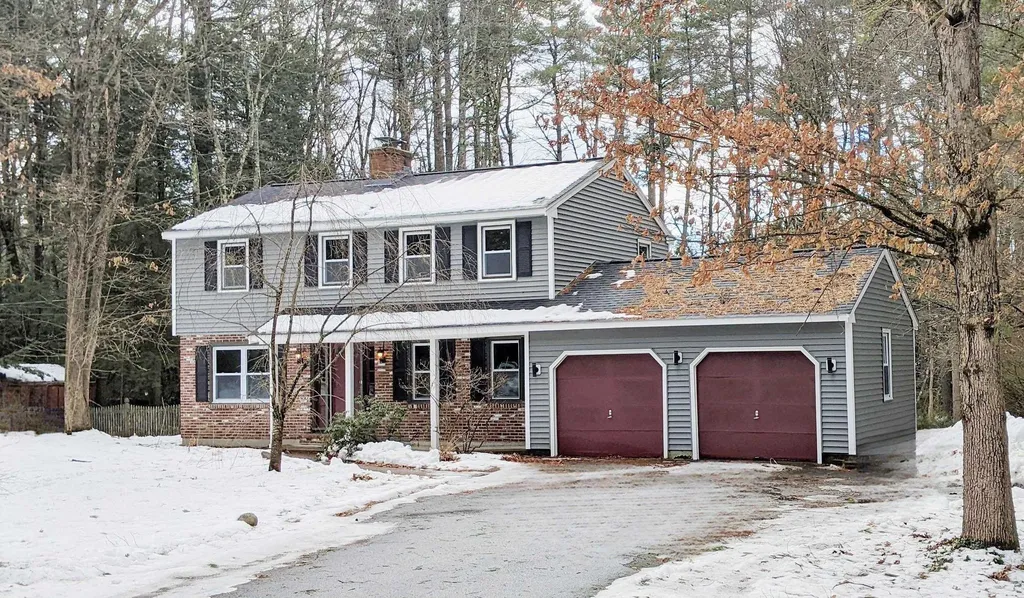 7 Courtland Avenue Litchfield NH 03052