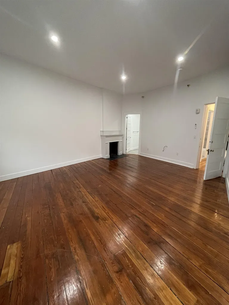 4 Elliot Street Brattleboro VT 05301