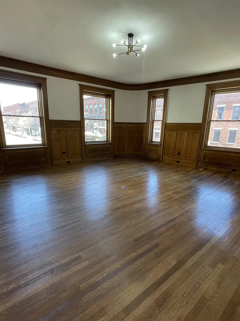 4 Elliot Street Brattleboro VT 05301