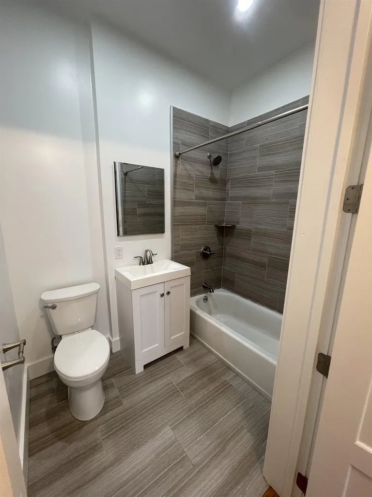 4 Elliot Street Brattleboro VT 05301