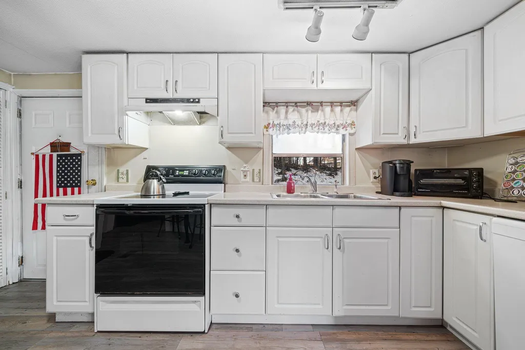 23 Windham Road Derry NH 03038