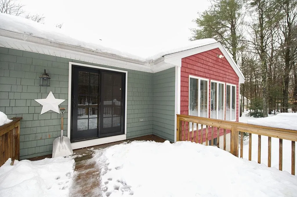 11 Maple Avenue Deerfield NH 03037
