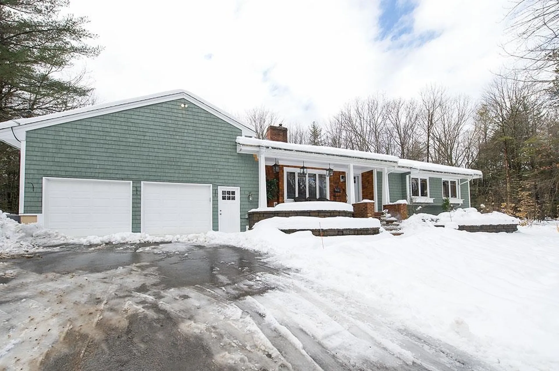 11 Maple Avenue Deerfield NH 03037