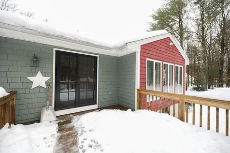 11 Maple Avenue Deerfield NH 03037