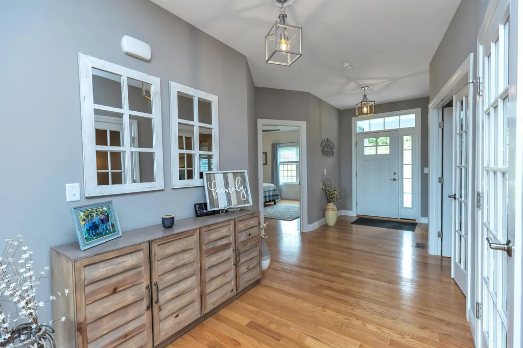 102 Brookview Drive Hooksett NH 03106