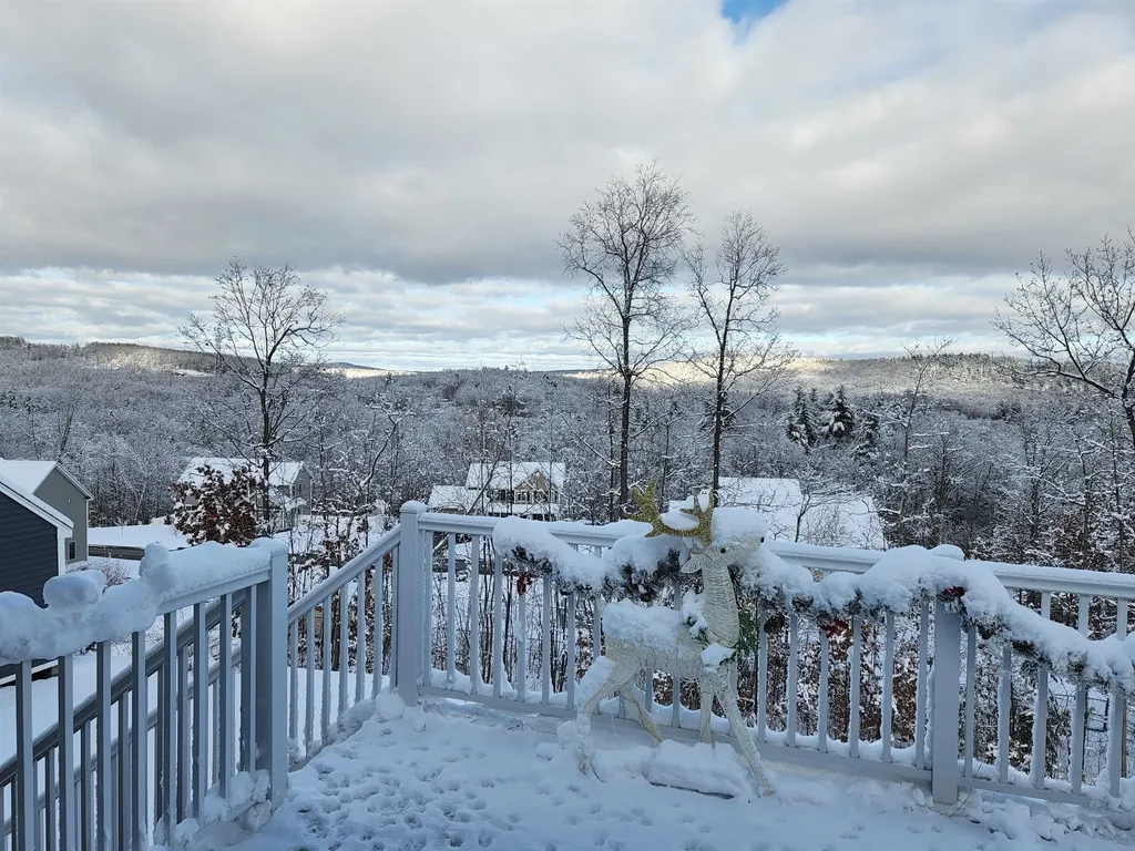 102 Brookview Drive Hooksett NH 03106