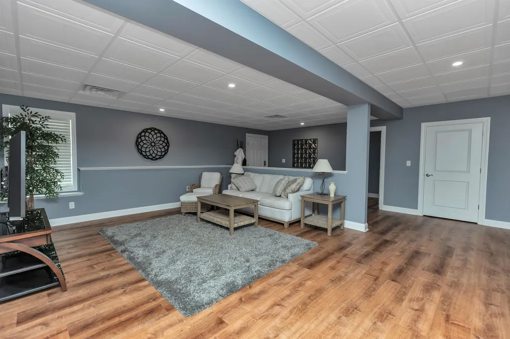 102 Brookview Drive Hooksett NH 03106