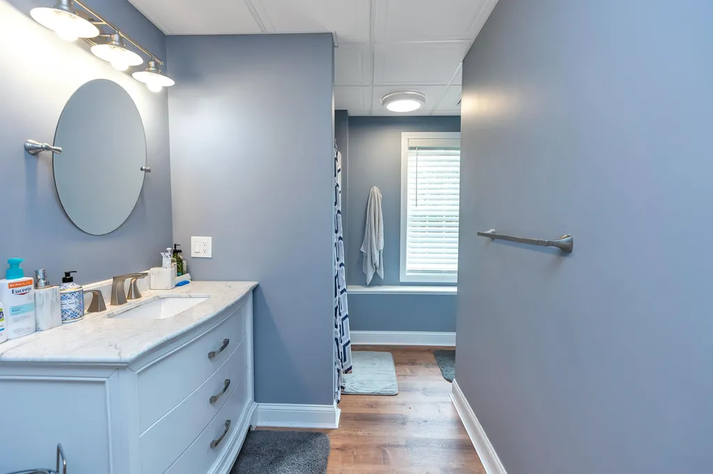 102 Brookview Drive Hooksett NH 03106