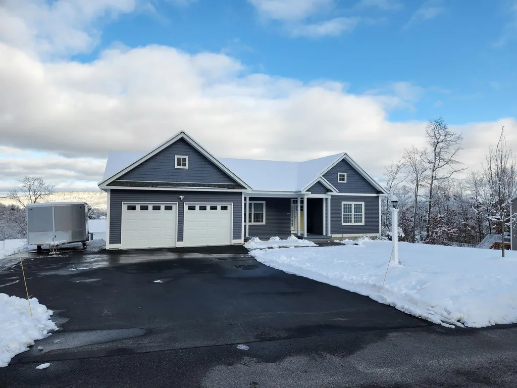 102 Brookview Drive Hooksett NH 03106
