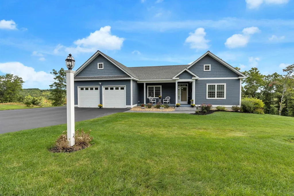 102 Brookview Drive Hooksett NH 03106