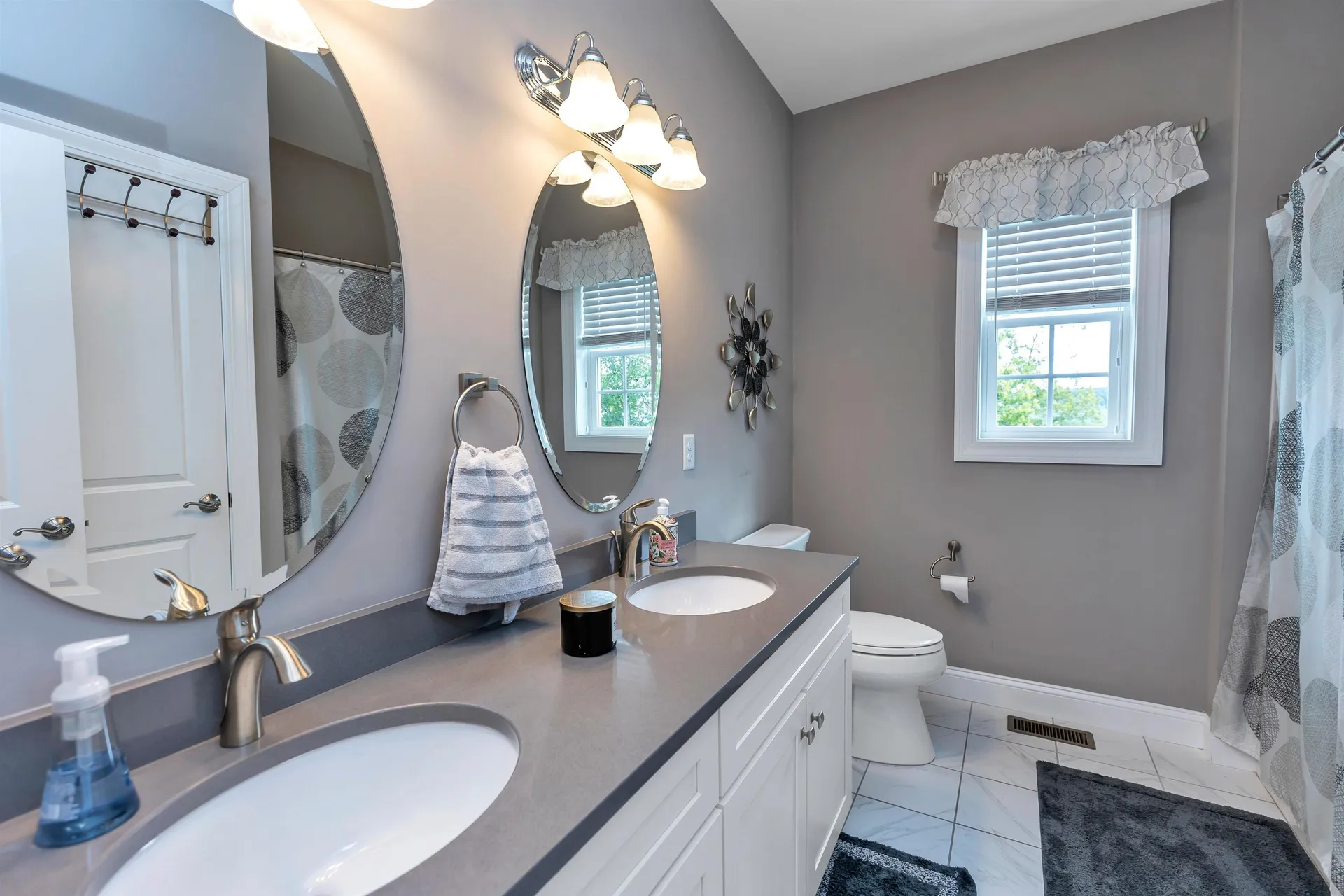 102 Brookview Drive Hooksett NH 03106