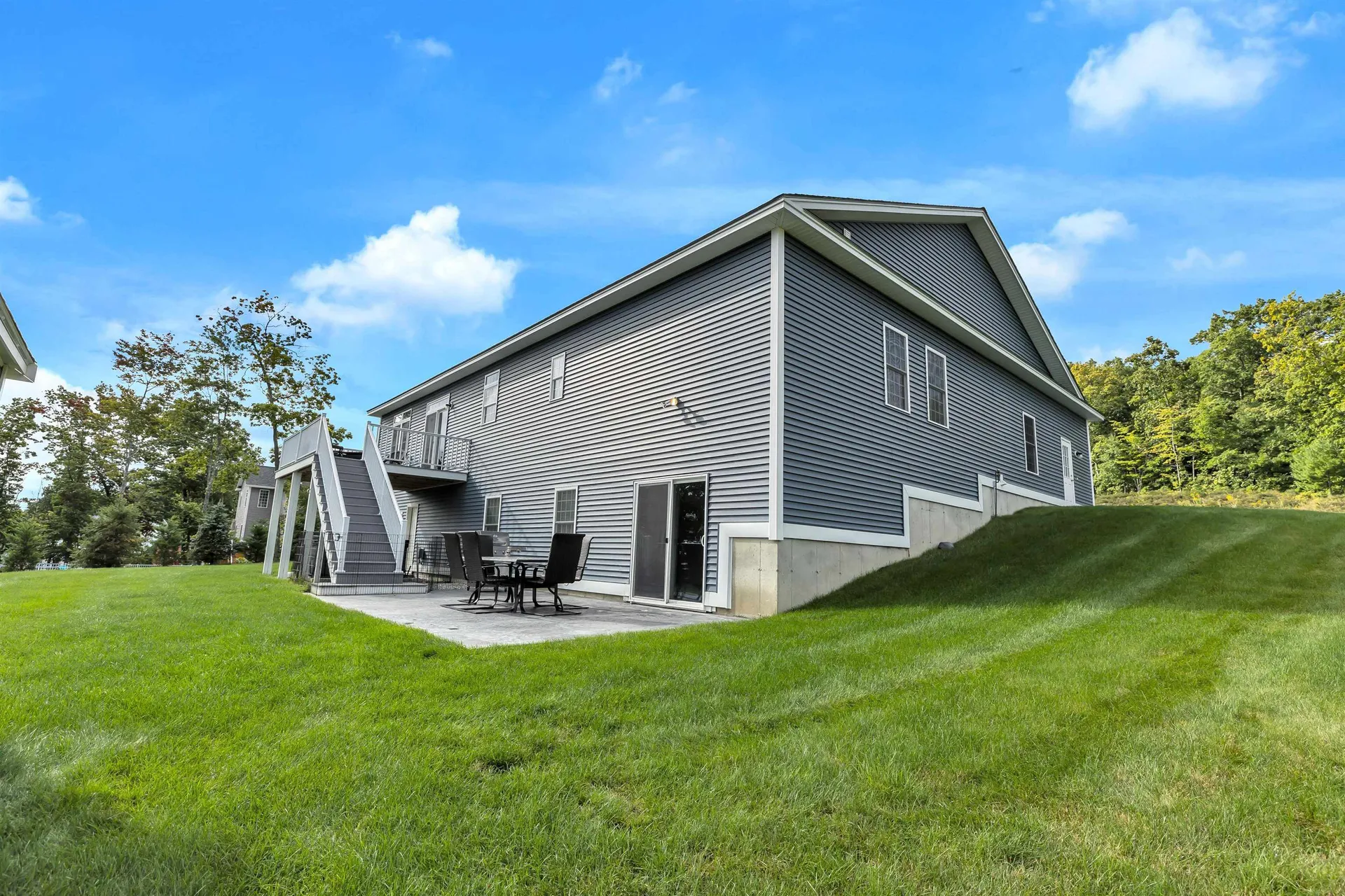 102 Brookview Drive Hooksett NH 03106