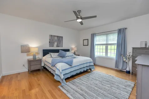 102 Brookview Drive Hooksett NH 03106