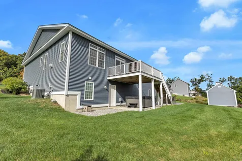 102 Brookview Drive Hooksett NH 03106