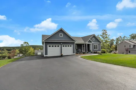 102 Brookview Drive Hooksett NH 03106