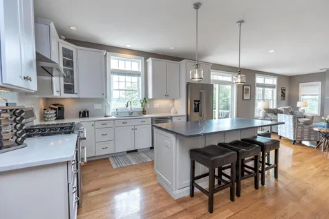 102 Brookview Drive Hooksett NH 03106