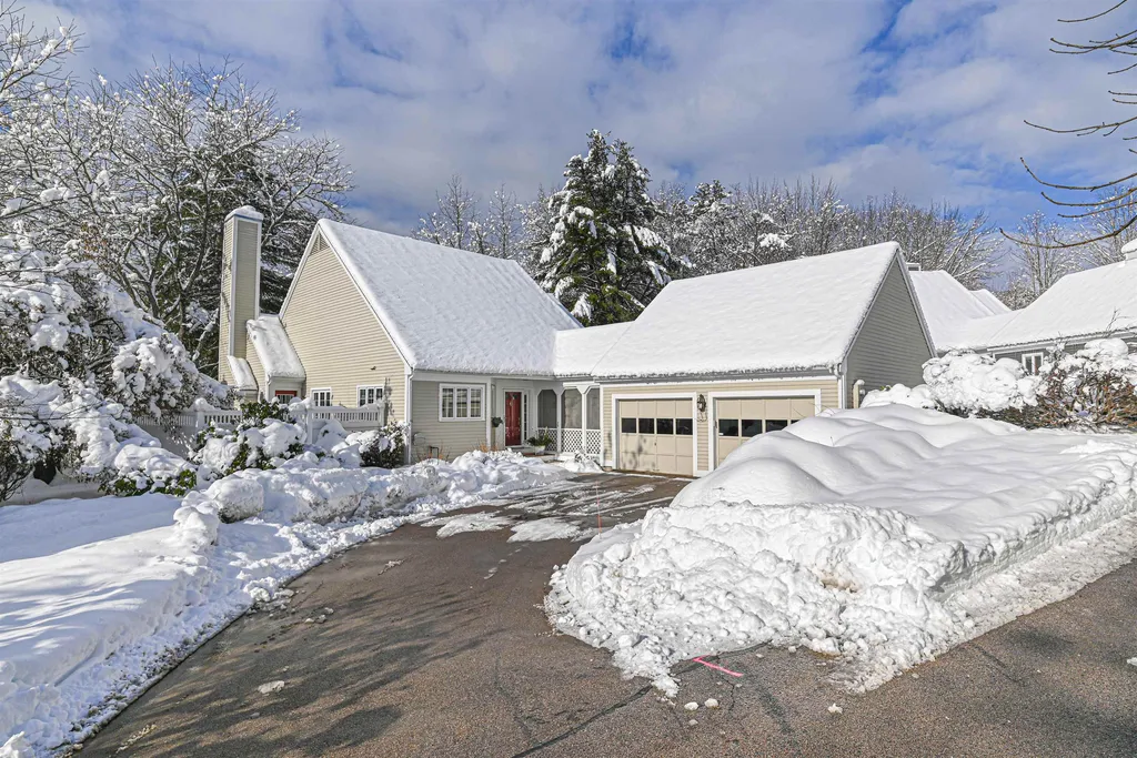 406 Straw Hill Road Manchester NH 03104