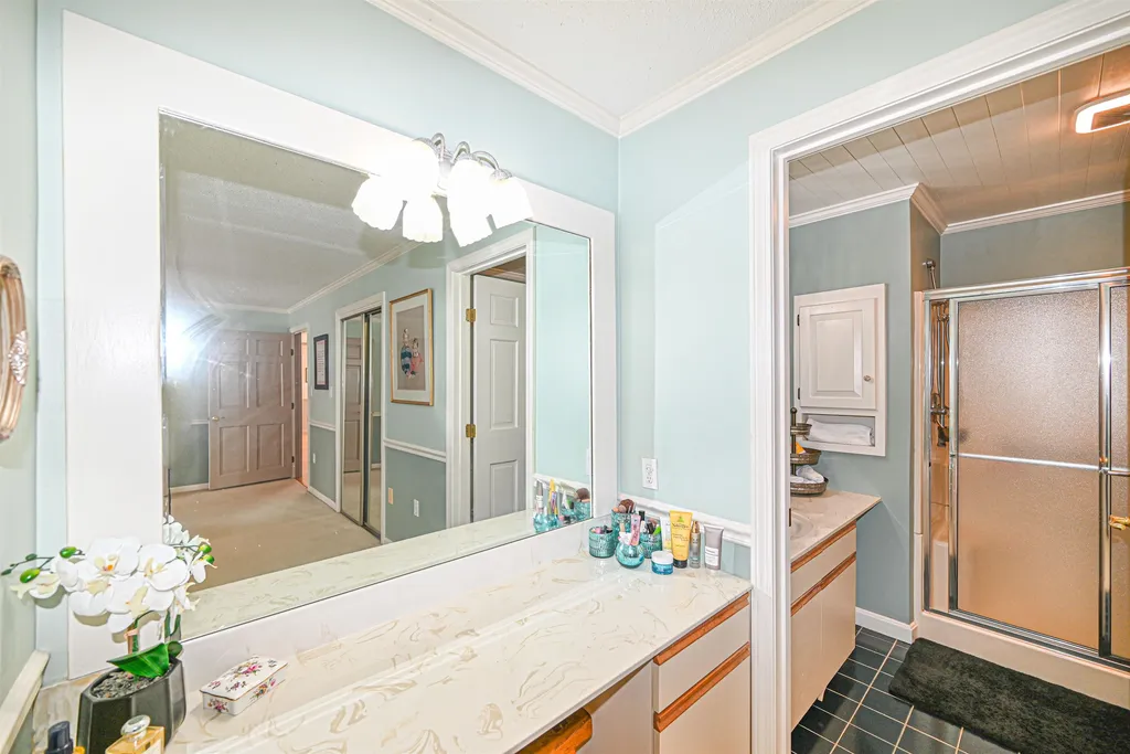 406 Straw Hill Road Manchester NH 03104