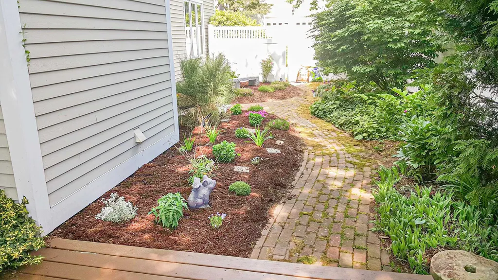 406 Straw Hill Road Manchester NH 03104