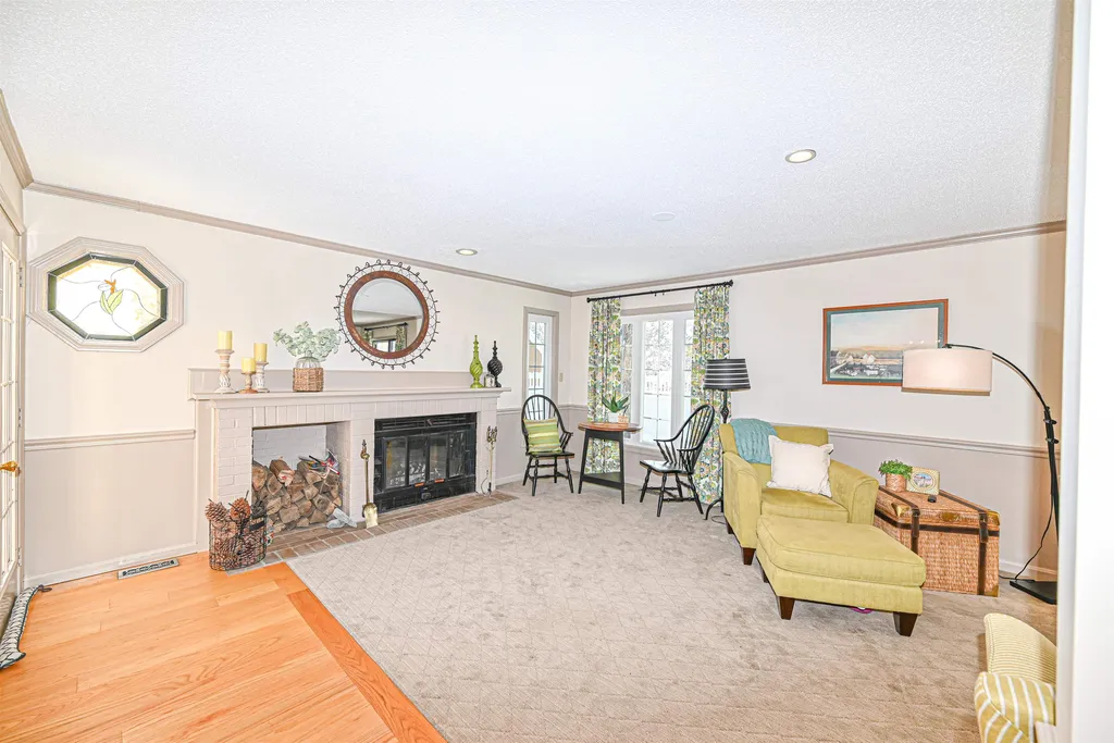 406 Straw Hill Road Manchester NH 03104