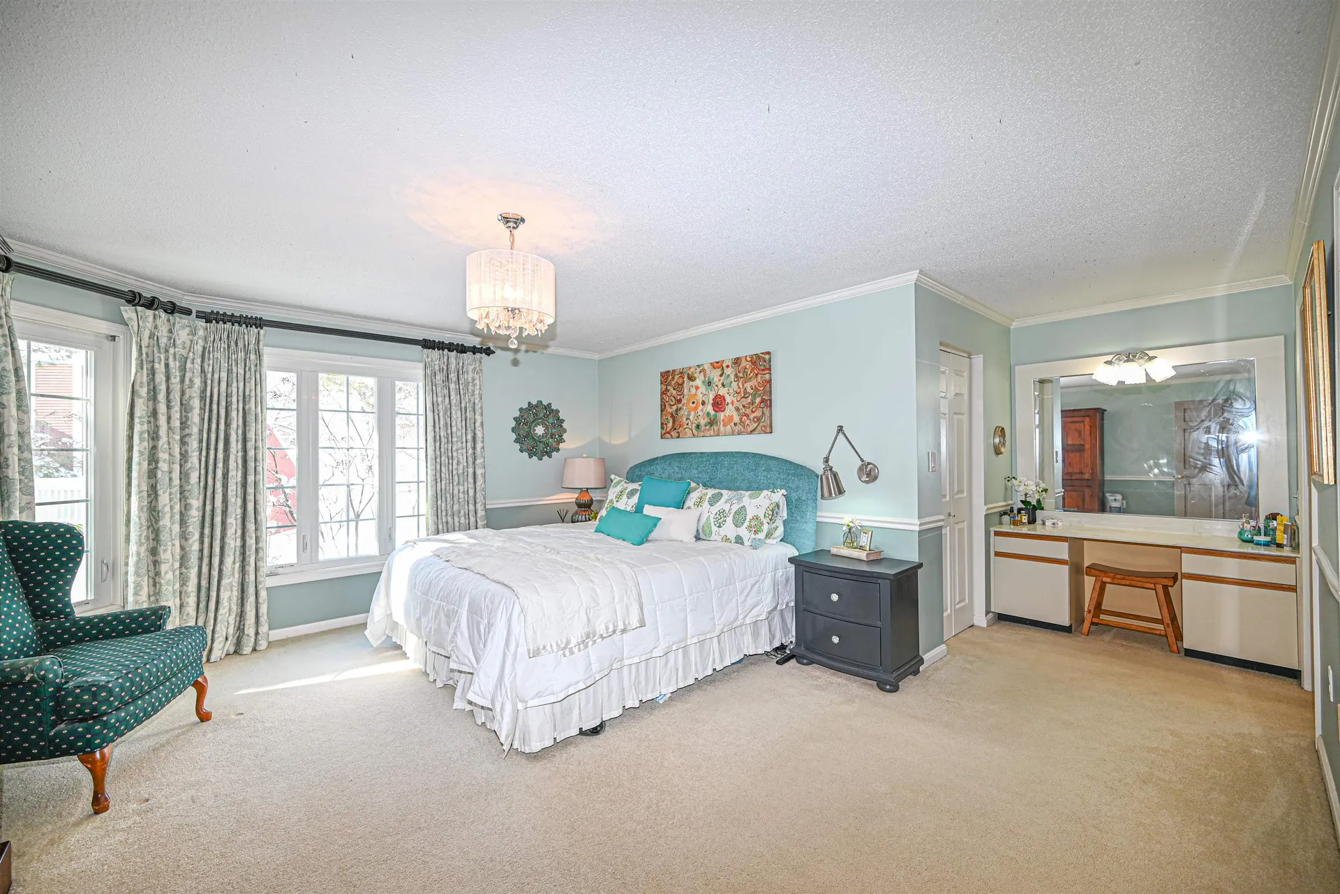 406 Straw Hill Road Manchester NH 03104