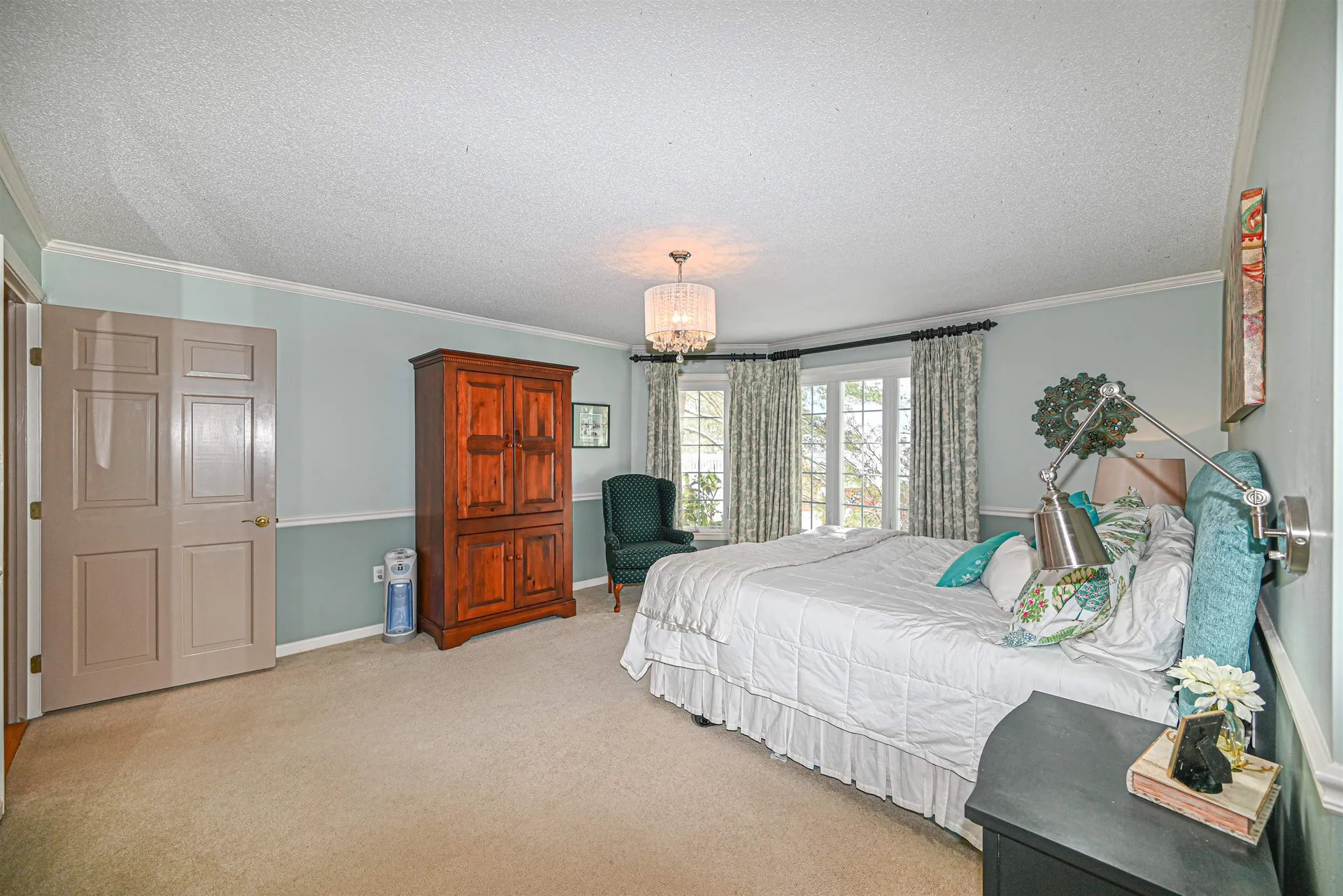 406 Straw Hill Road Manchester NH 03104