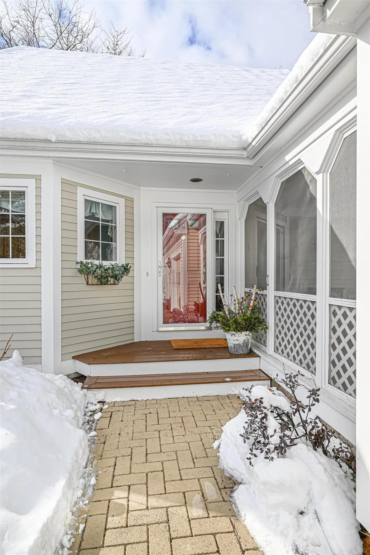 406 Straw Hill Road Manchester NH 03104