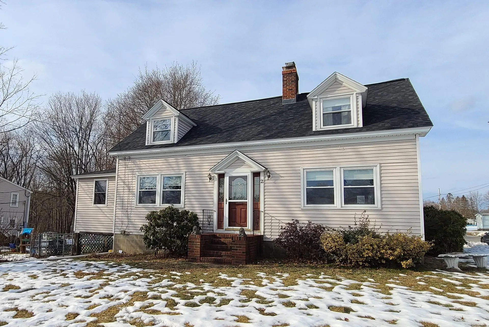 2 Pike Street Epping NH 03042