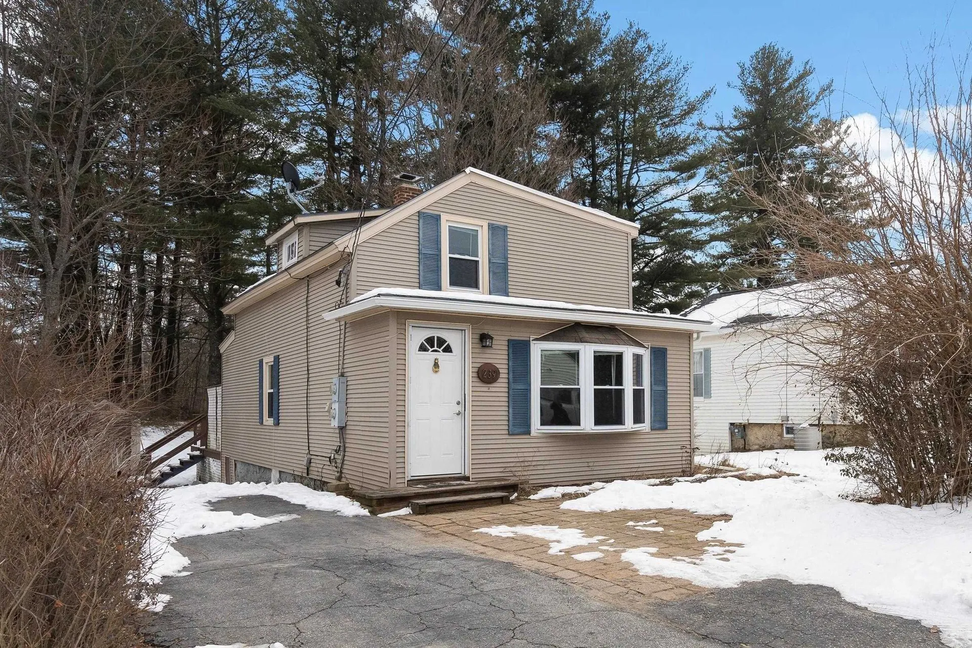 239 Maryland Avenue Manchester NH 03104