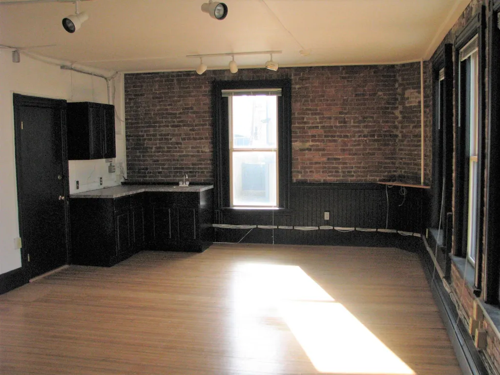 208 Market Street Portsmouth NH 03801