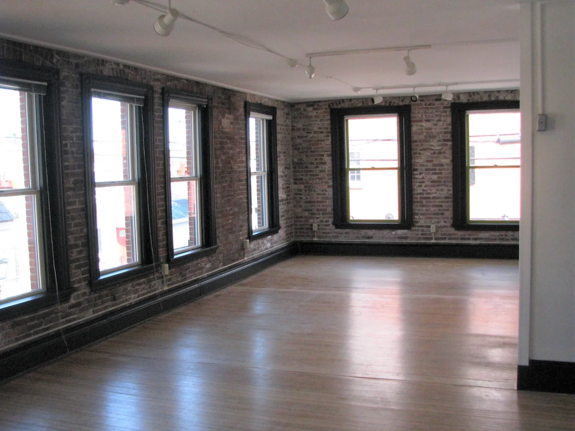 208 Market Street Portsmouth NH 03801