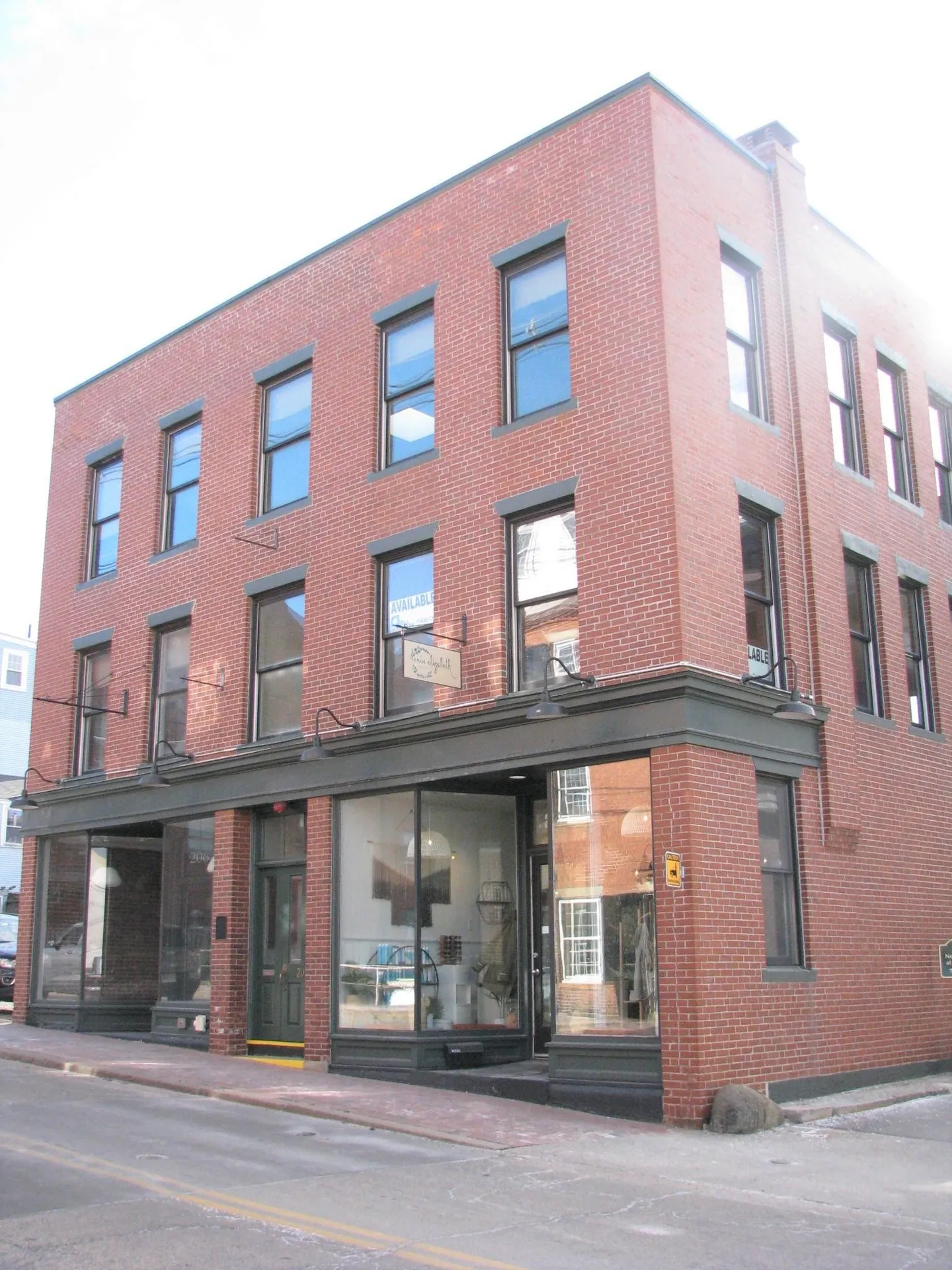 208 Market Street Portsmouth NH 03801