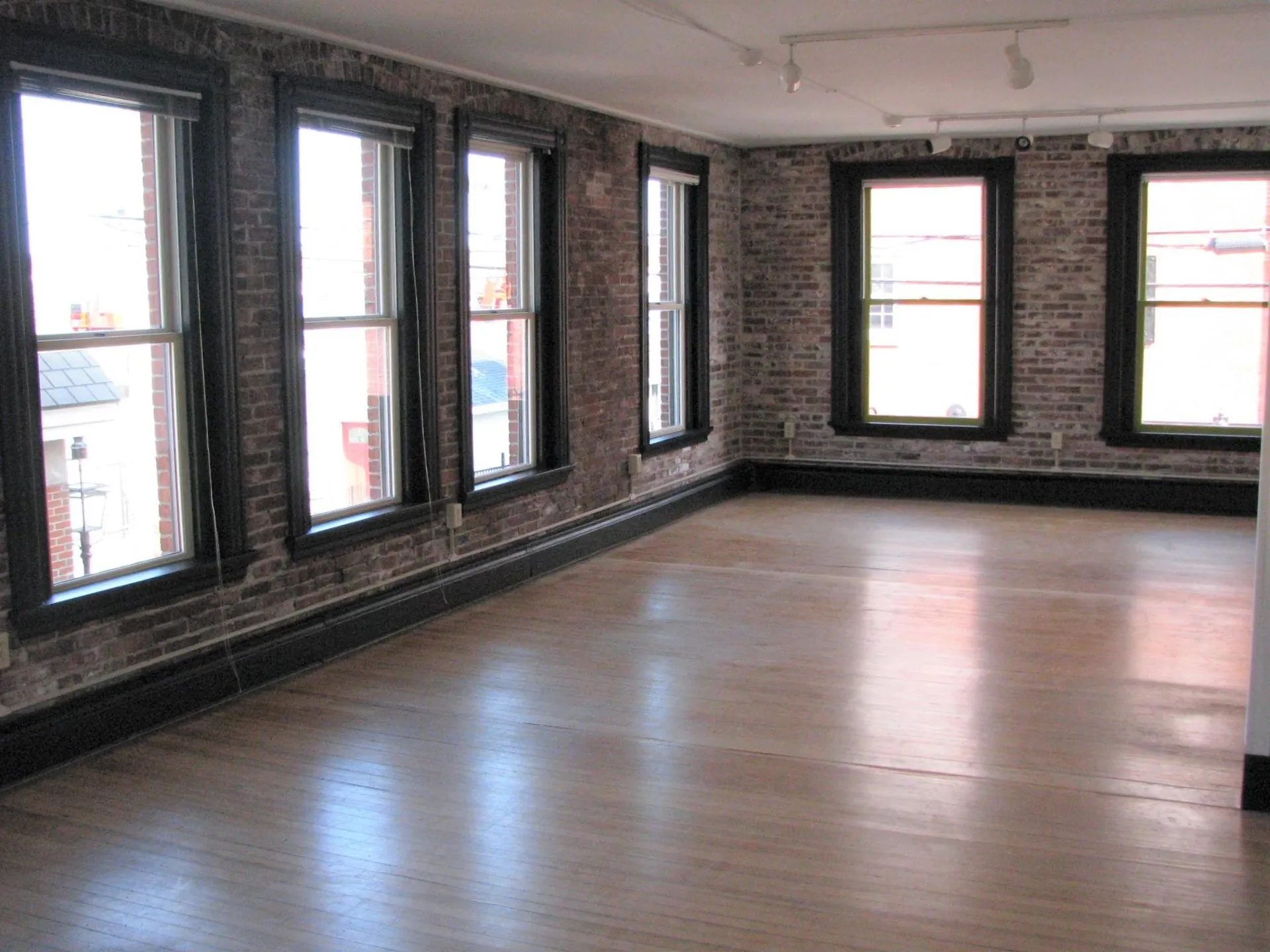 208 Market Street Portsmouth NH 03801
